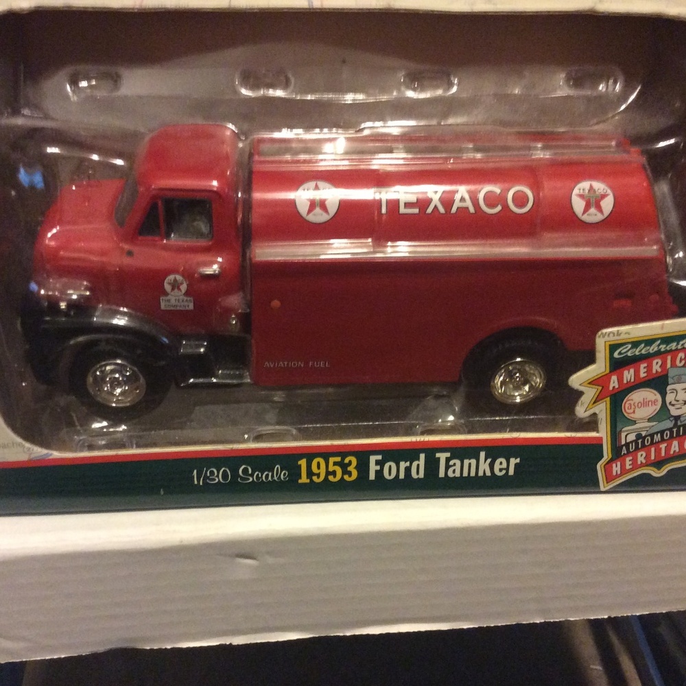 ERTL TEXACO 1953 TANKER
